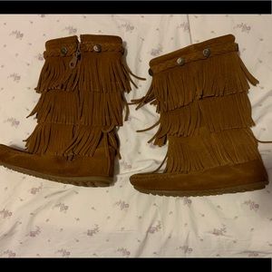 Girls Minnetonka Fringe Boots